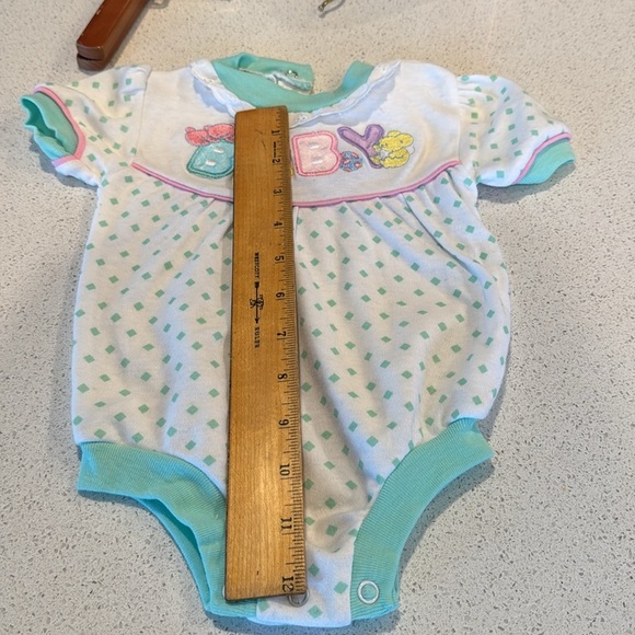 baby onesie w/ word BABY on front w/ pastel colors teal polka dot 6/9 months - Picture 10 of 11